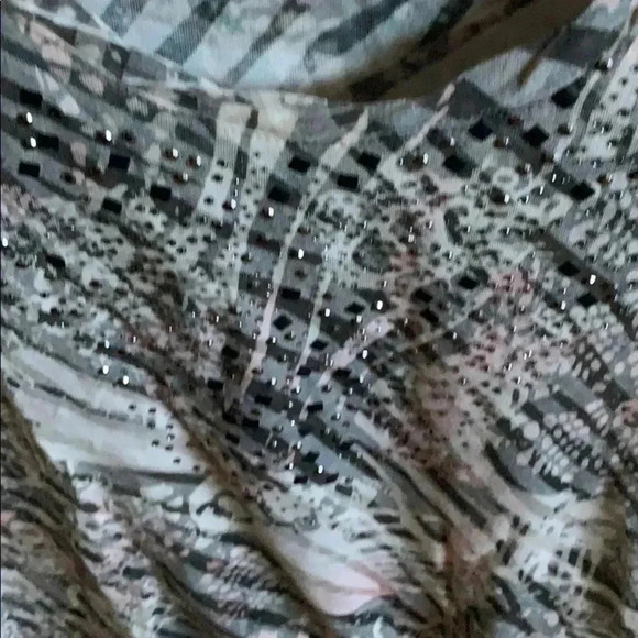 Chicos Womenβs Black & White Pattern Top withLong Sleeves Size 0 - Picture 4 of 6